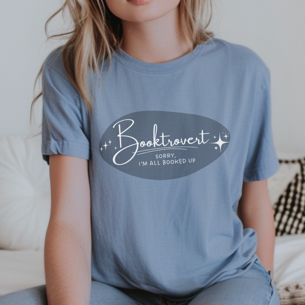 Booktrovert tee